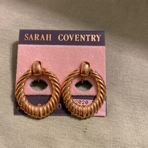 Sarah Coventry clip on earrings gold tone